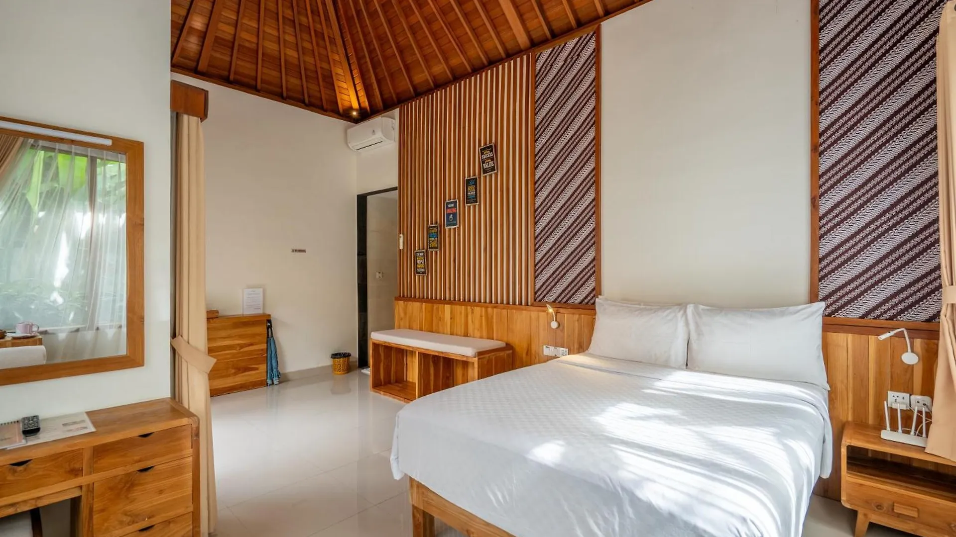 Guest house 3 Beagle Hotel Ubud  Indonesia